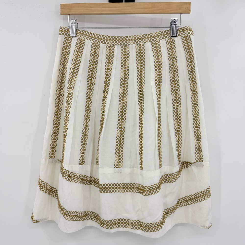 BCBGMAXAZRIA White Gold Eyelet Silk Blend‎ Pleated A-Line Skirt Size 2